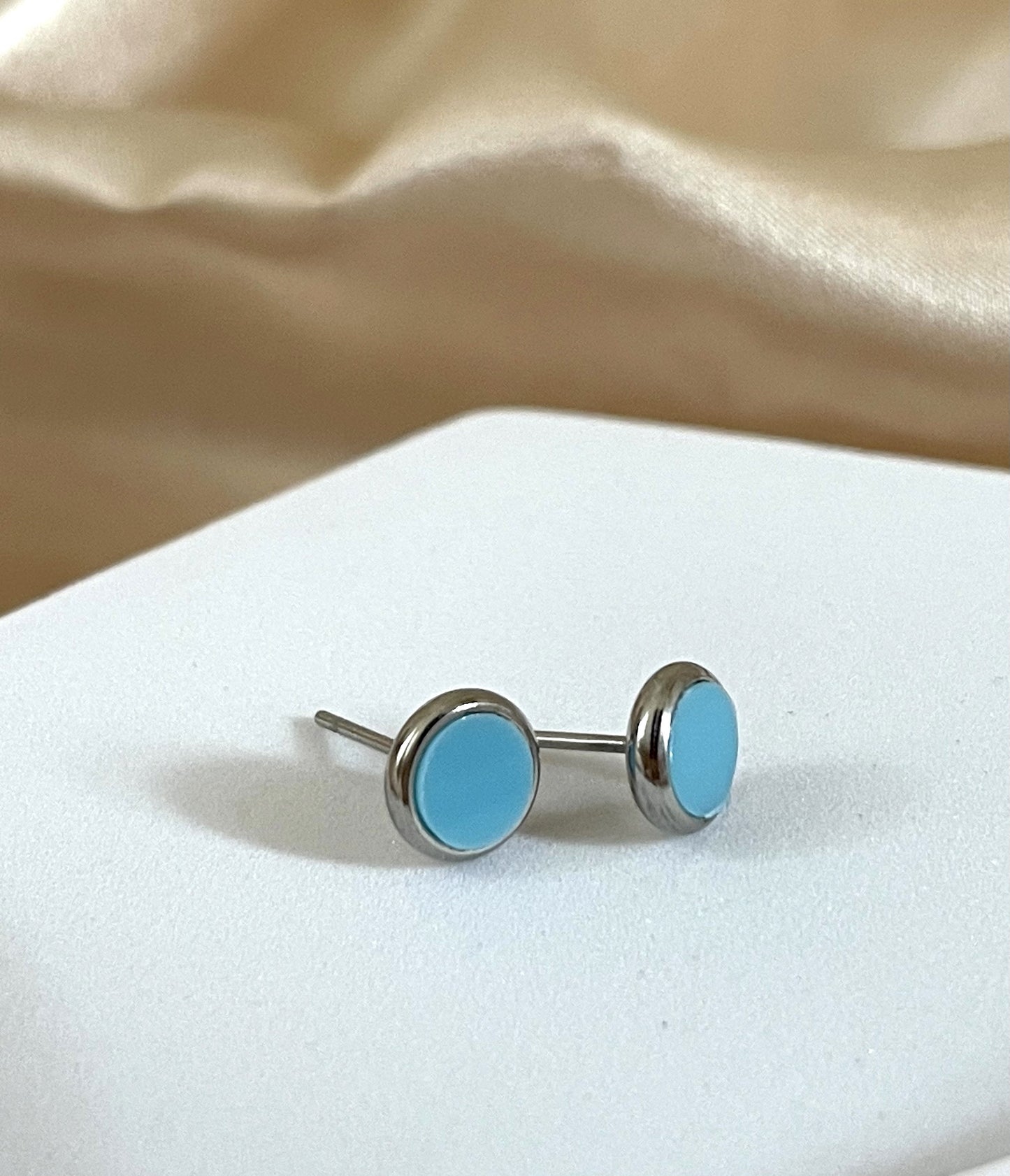 Studs Blue