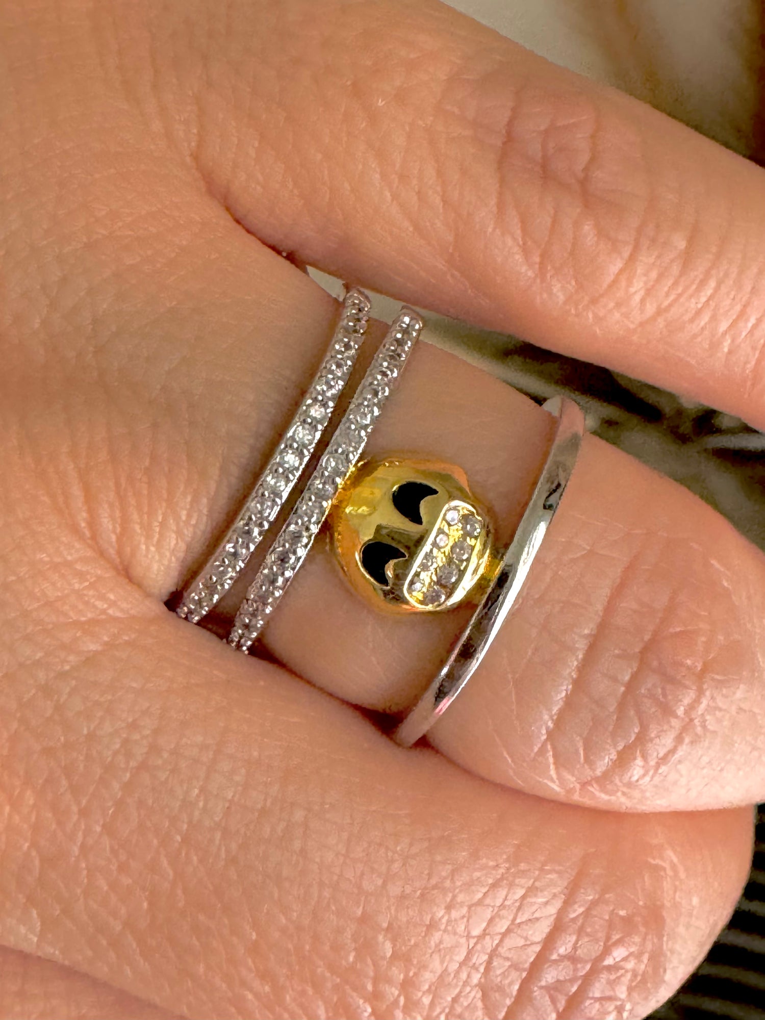 Smiley Black Ring/ Silver Zirconia