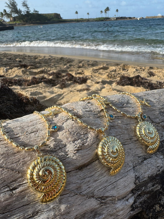 Summer- cadena charms Dorada