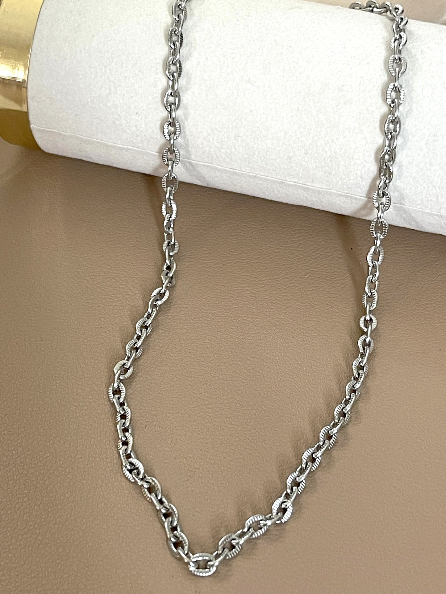 Filled Flat Chain