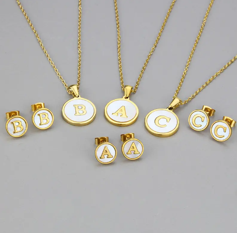 Cadena Con Inicial y Arete- Dorada Letras Set A-Z