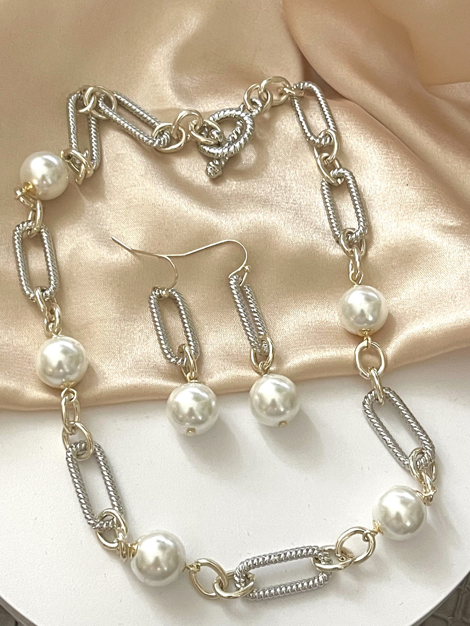 Pearl/Gold and Silver Necklace